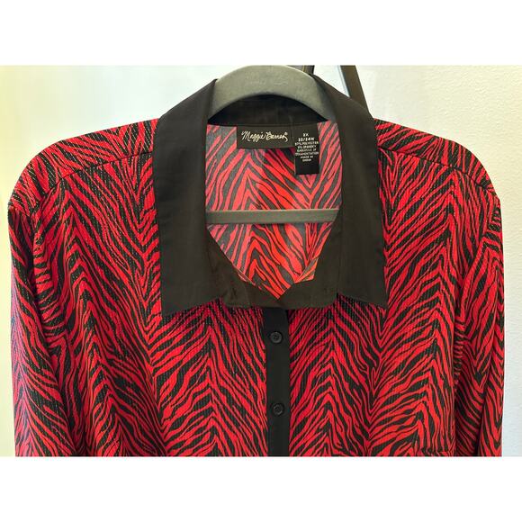 Curvy Plus 2X Maggie Barnes Red Black Animal-Striped Blouse Black Collar Cuffs - Picture 3 of 7